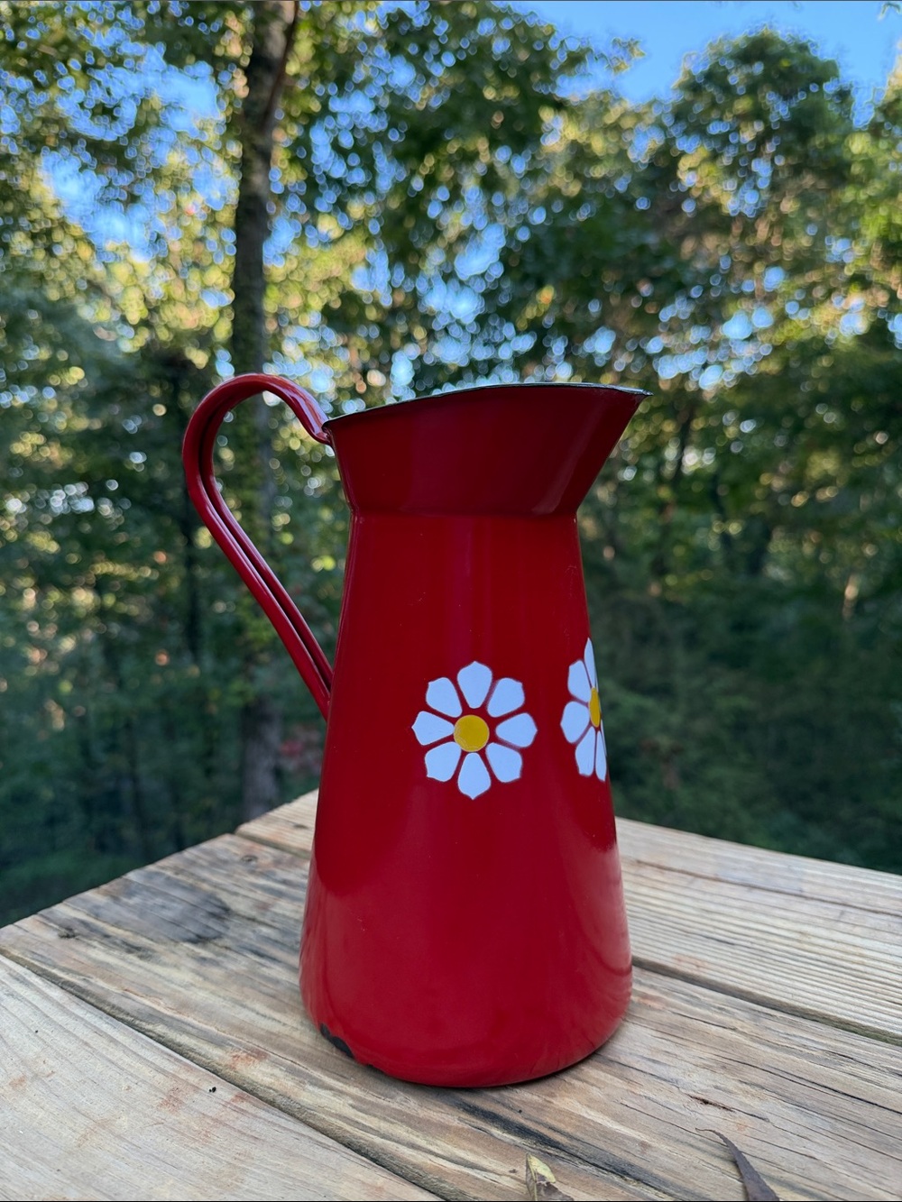 VINTAGE RED ENAMELWARE DAISY PITCHER